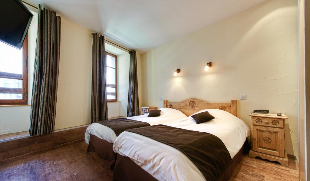 Thônes Hotel Du Commerce חדר תמונה
